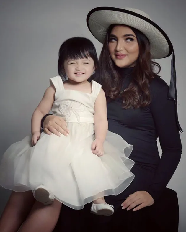 FOTO: Pakai Kostum Unyu, Baby Arsy Cute & Nggemesin ...