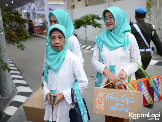 Kahiyang Ayu &amp; Bobby Nasution - Jokowi