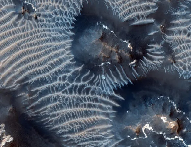 Air Mengalir di Planet Mars