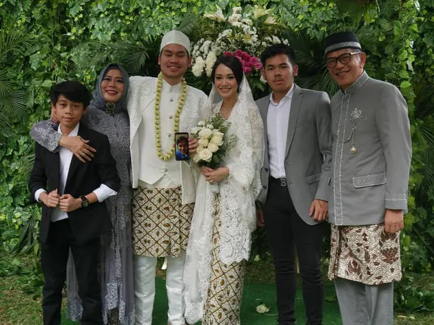 Rama Sahetapy, Merdianti Octavia, Dewi Yull, Ray Sahetapy