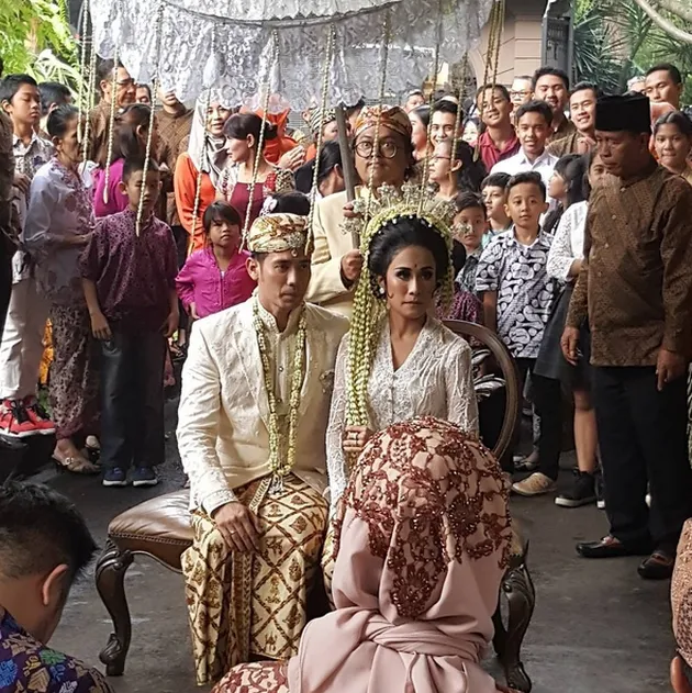 FOTO AKAD NIKAH TARRA BUDIMAN DAN GYA SADIQAH, KHIDMAT DI 