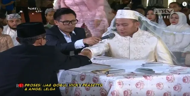 akad nikah vicky prasetyo angel lelga