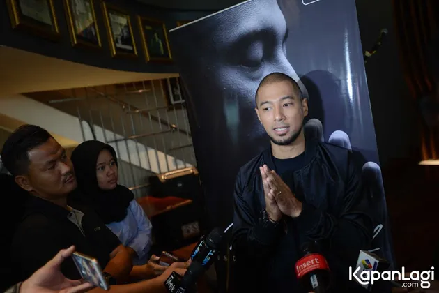 Penyanyi berusia 39 tahun ini lalu menyebutkan ketimpangan apa yang dimaksud. Ia berujar kalau mereka menerima karya dari Marcell. Saat di Indonesia sudah single ketiga, Malaysia masih menikmati single pertamanya.