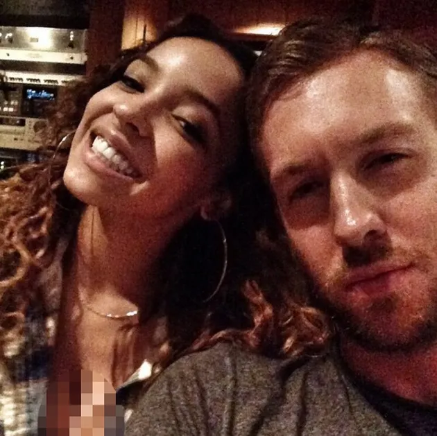 Baru-baru ini tersiar kabar bahwa Tinashe adalah kekasih baru dari DJ ganteng Calvin Harris.
