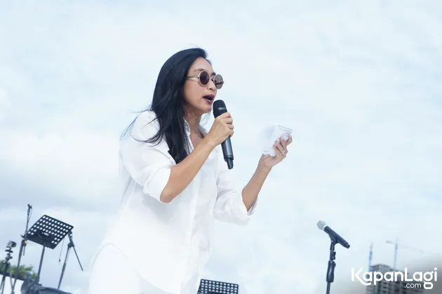 FOTO: Aksi Slank Manggung Bareng Artis Kenamaan di #KonserGue2