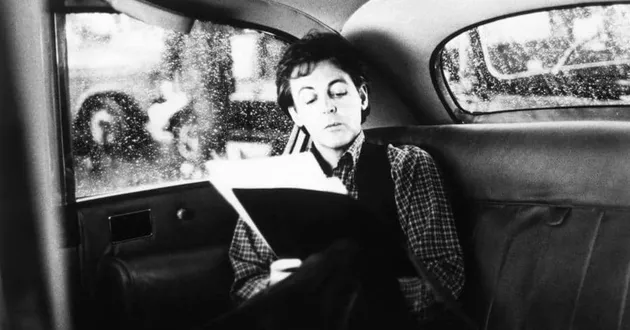 Sempat tampil dalam film GIVE MY REGARDS TO BROAD STREET, nyatanya tetap tak membuat Paul McCartney berhasil dalam dunia layar lebar.