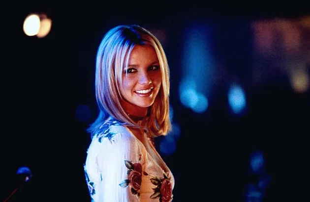 Siapapun pasti mengakui kehebatan yang dimiliki seorang Britney Spears dalam bermusik. Tapi perannya dalam film CROSSROADS bahkan tidak membuat Britney sukses seperti berbagai iklan yang dibintanginya.