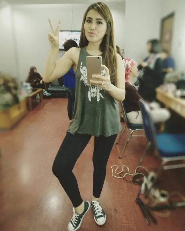 Kedekatan Ayu Ting Ting &amp; Ravi Bhatia