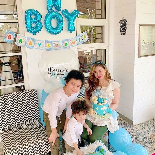 Alessia Cestaro Looks Beautiful Like Barbie at Baby Shower, Third Child Will Be a Boy Again