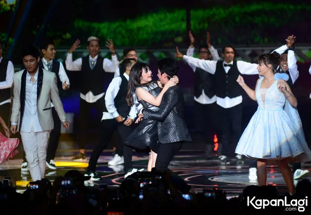 Prilly Latuconsina - Aliando Syarief 