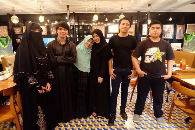 Foto Alvin - Larissa Chou Sebelum Menikah, Romantis Tanpa ...