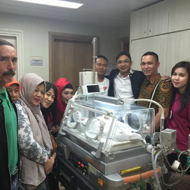 pasha ungu, adelia wilhelmina, Alian Nathan Raja Sulaiman, foto