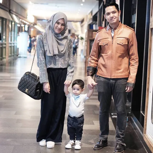 OOTD Fashion Hijaber Alyssa Soebandono