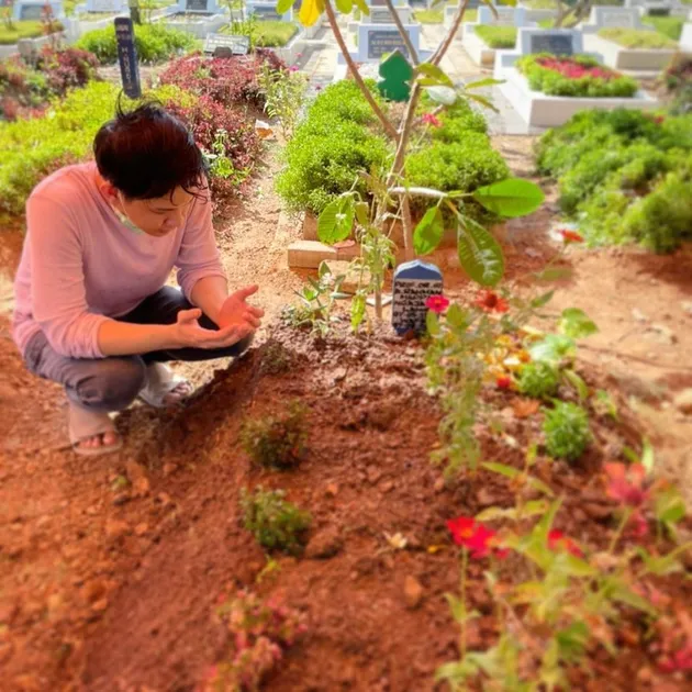 pemakaman ayah andi arsyil