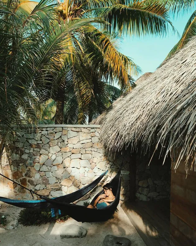 Andien Liburan ke NTT