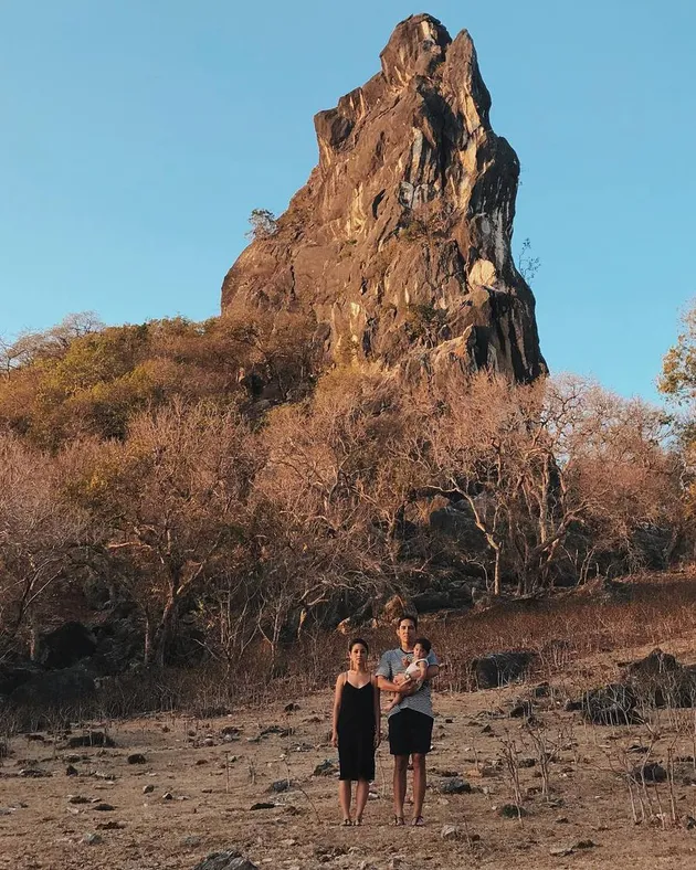 Andien Liburan ke NTT