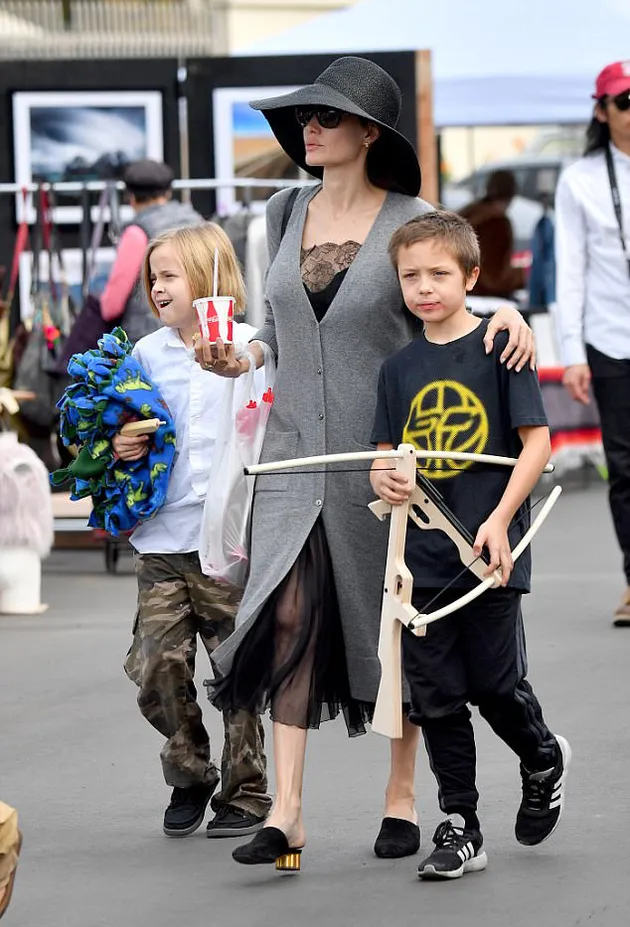 Angelina Jolie &amp; Anaknya ke Pasar
