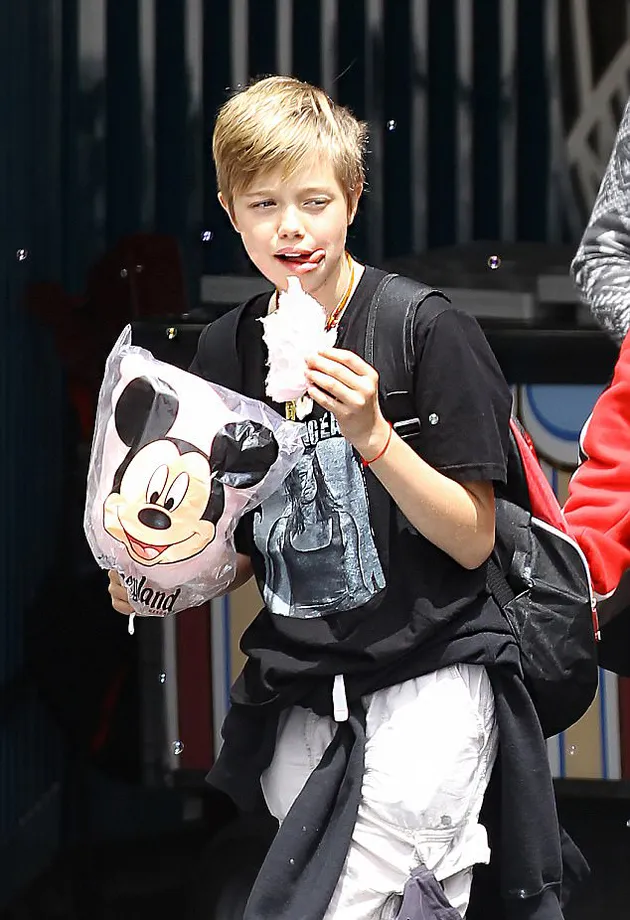 Angelina Jolie &amp; Anaknya di Disneyland