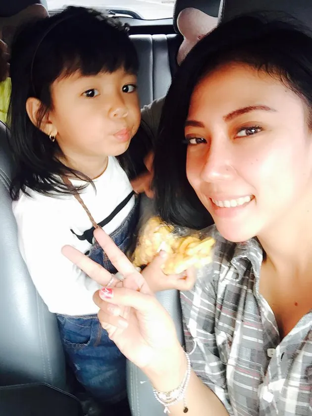 Anggie April