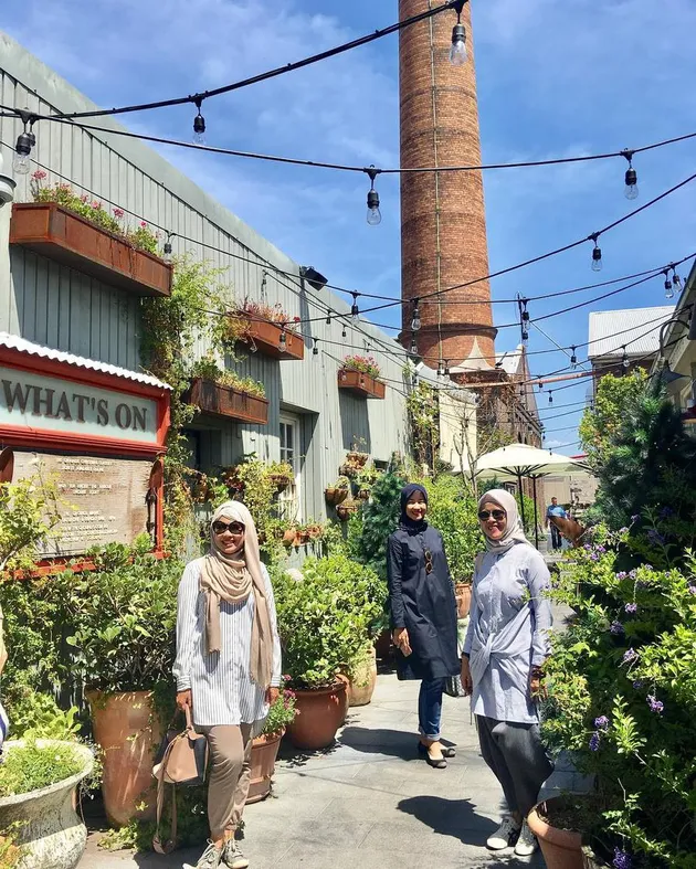 Alya Rohali di Australia