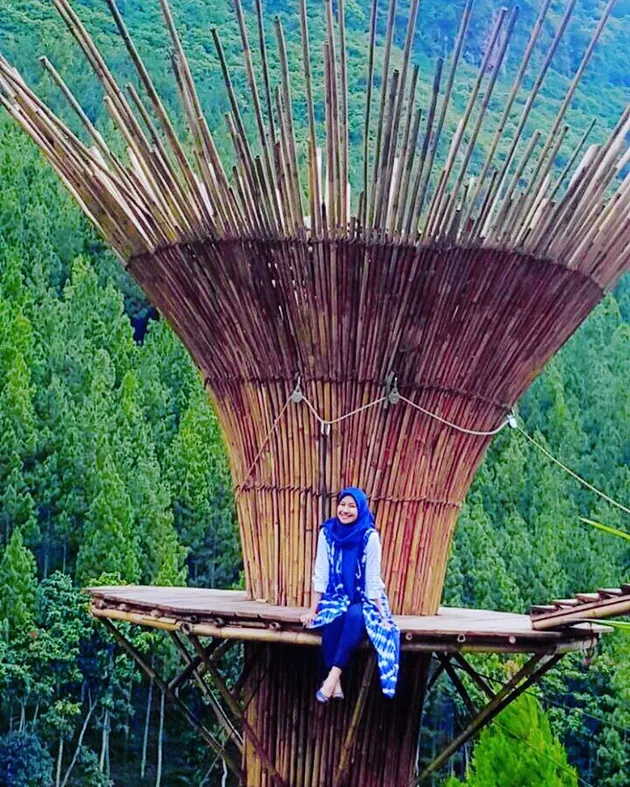 Alya Rohali di Australia