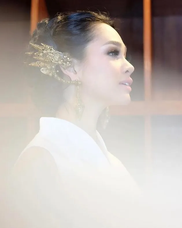 Selain dikenal dengan suaranya yang merdu dengan lantunan musik jazz yang kental, penyanyi cantik Andien juga dikenal dengan penampilannya yang selalu kece.