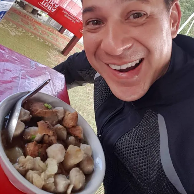 ari wibowo hobi kuliner