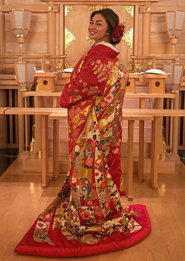 FOTO ARIEL TATUM DI JEPANG, PAKAI KIMONO - KETEMU YUKI ...