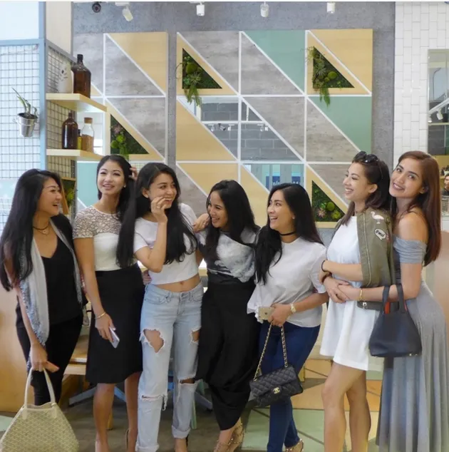 FOTO ARISAN SOSIALITA NIA RAMADHANI - JEDAR, MAMA STYLISH 