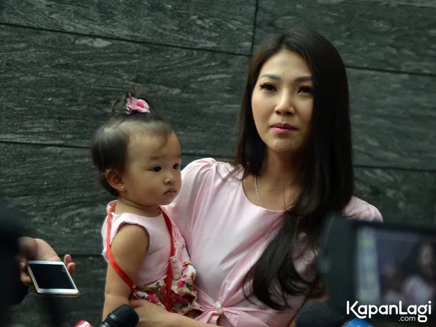 bayi seleb di ultah Amora Lemos