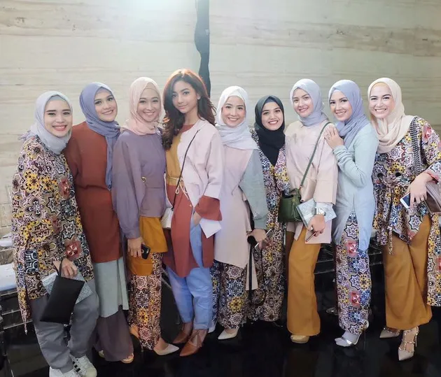 artis indonesia berhijab