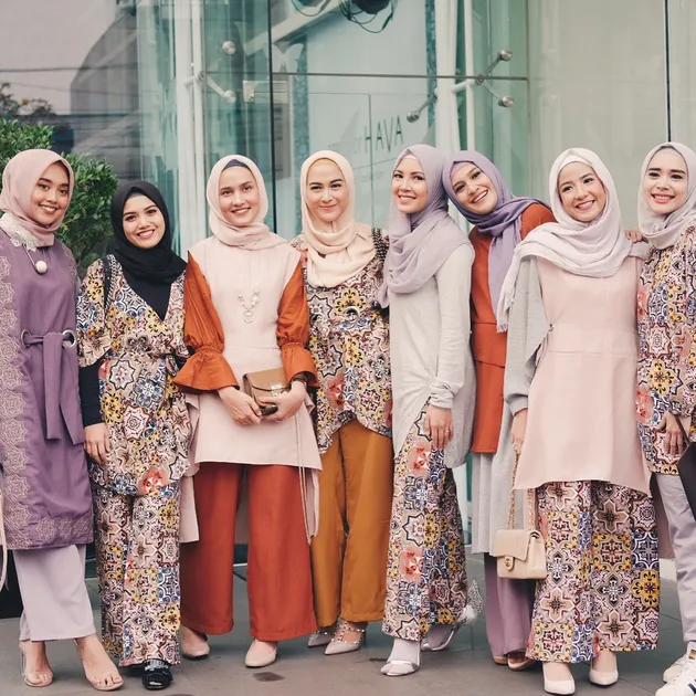 artis indonesia berhijab