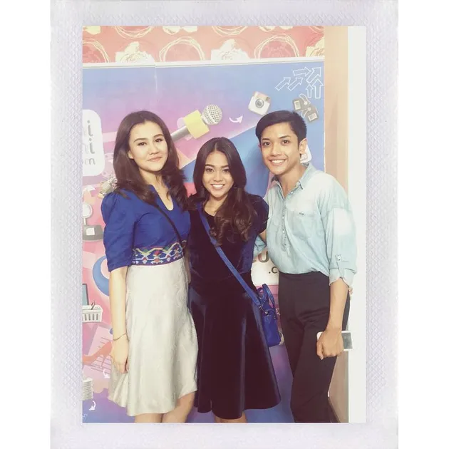 FOTO: AUREL AALIYAH & RICA HANG OUT SAMBIL PEMOTRETAN 