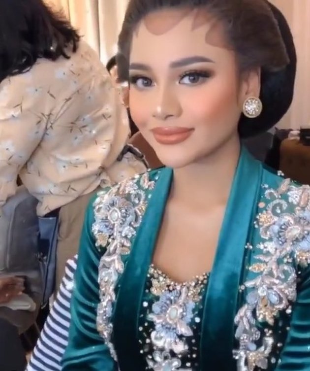 Photo of Aurel Hermansyah Dressed Like a Javanese Bride, How Beautiful the Bride-to-be Is