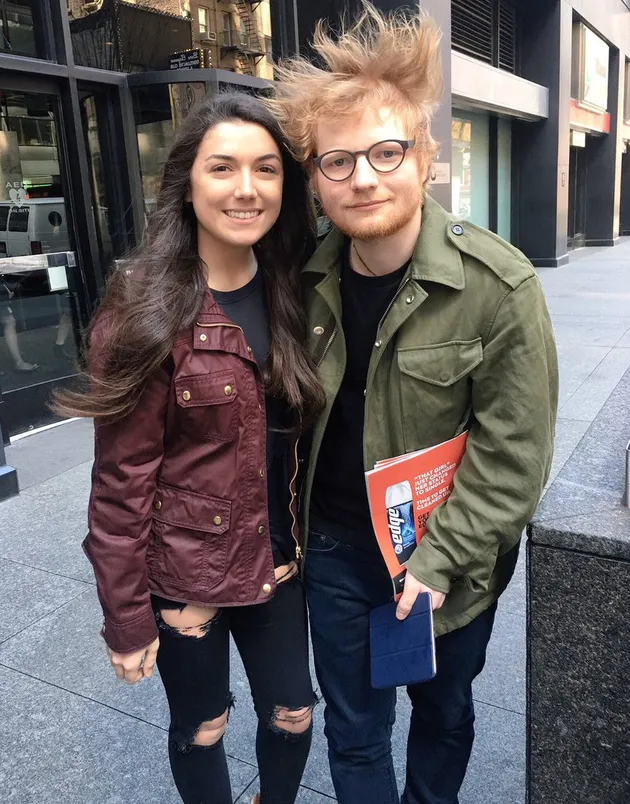 Artis Pose Bareng Fans
