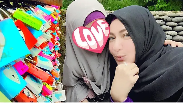 FOTO: AYESHA, PUTRI SARAH VI 'INEM' YANG WAJAHNYA SELALU 