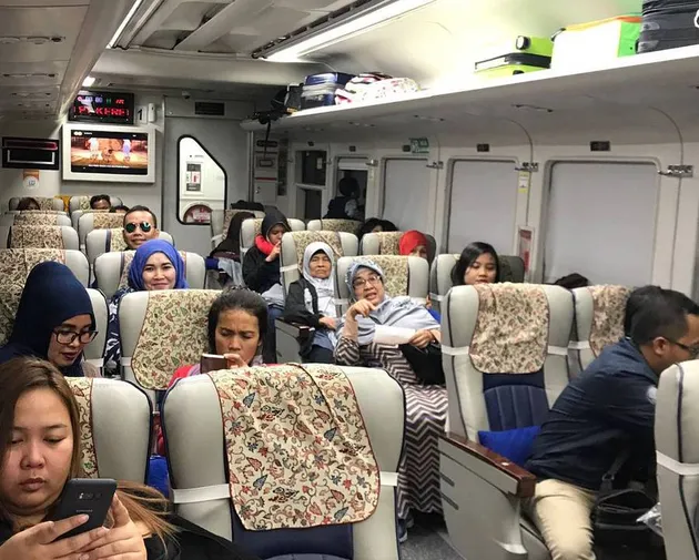 Liburan Orangtua Ayu Ting Ting