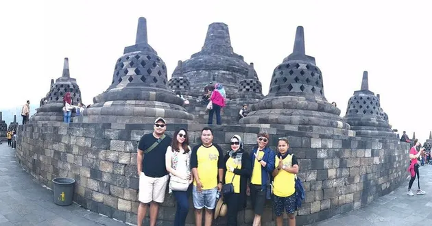 Liburan Orangtua Ayu Ting Ting