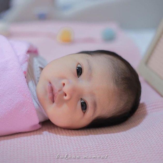 Photo of Baby Queensha, the Beautiful Daughter of Rica Andriani and Fahrul Sudiana, Even Smiling While Sleeping