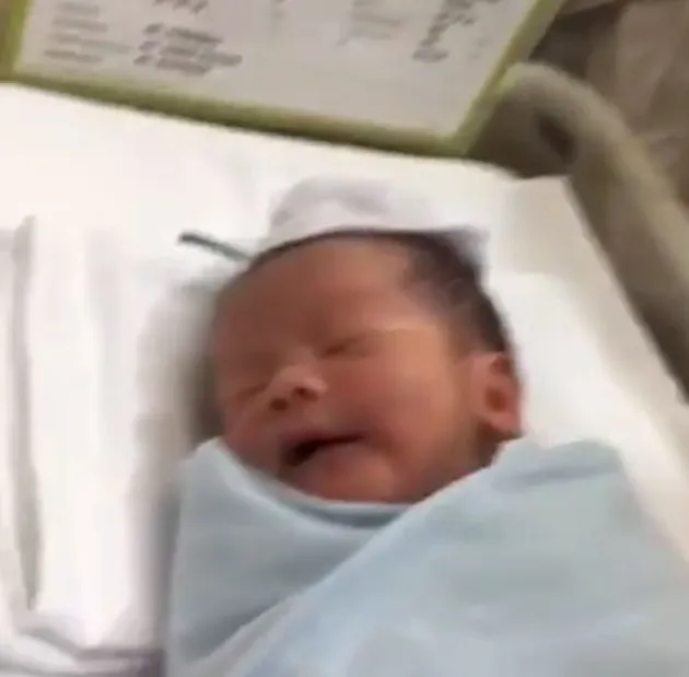 Baby Zhafran, Putra Zumi Zola 