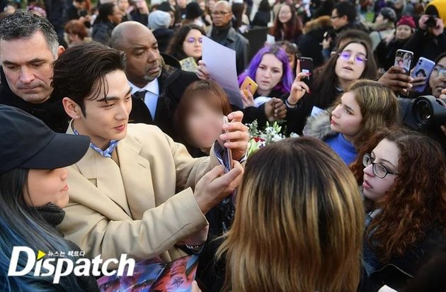 Baekho NUEST's Photos at Paris Fashion Week, Handsome and Friendly Towards Fans Receives Praise