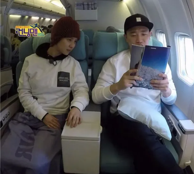 Momen Mesra Monday Couple