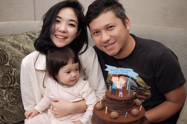  Foto Keluarga Seleb Populer Bikin Iri