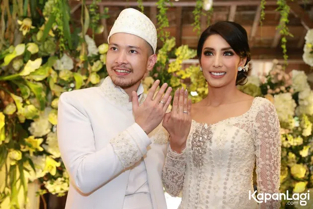 Foto Pernikahan Tyas Mirasih