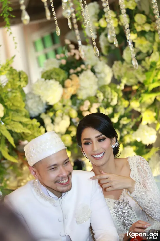 Foto Pernikahan Tyas Mirasih