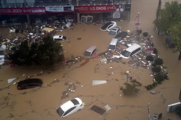 Foto Dampak Topan Chaba