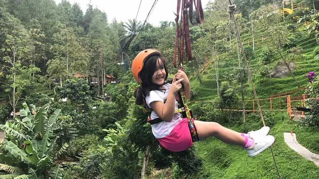 Nia Ramadhani ke Bandung