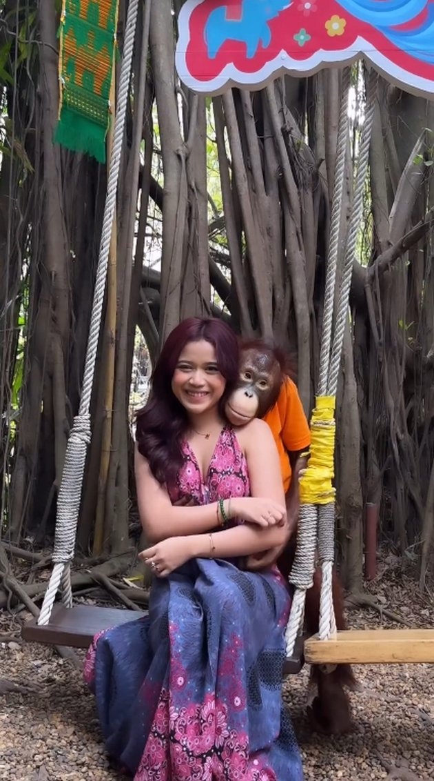 Photo with Orangutan, Brisia Jodie's Unexpected Experience that Shocked Her