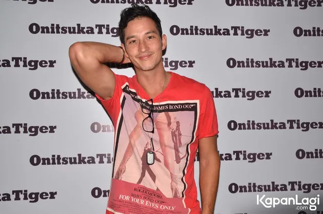 Mike Lewis - Tamara Bleszynski