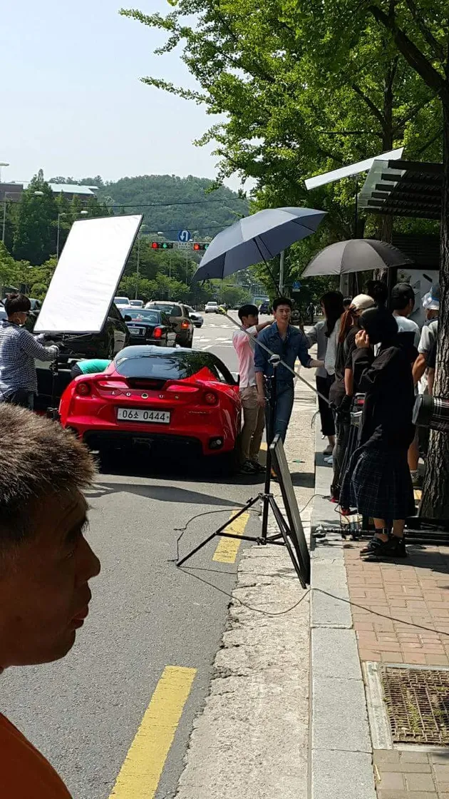 Lee Jong Suk 